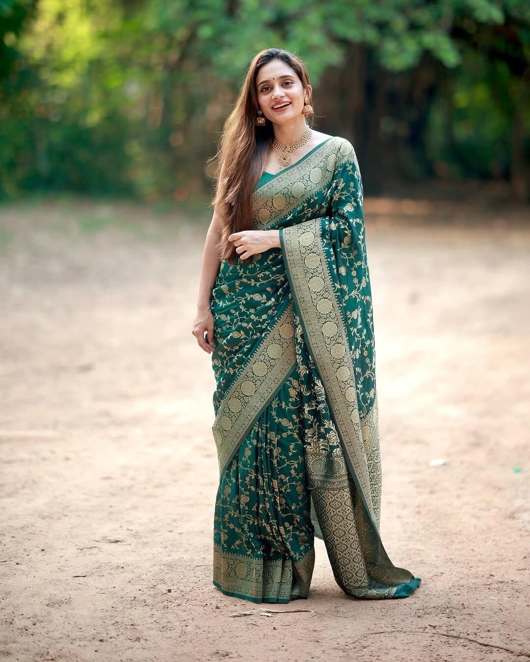 Bollywood Organic Banarasi LichiI Silk Wedding Wear Designer Saree With Blouse 11-SS