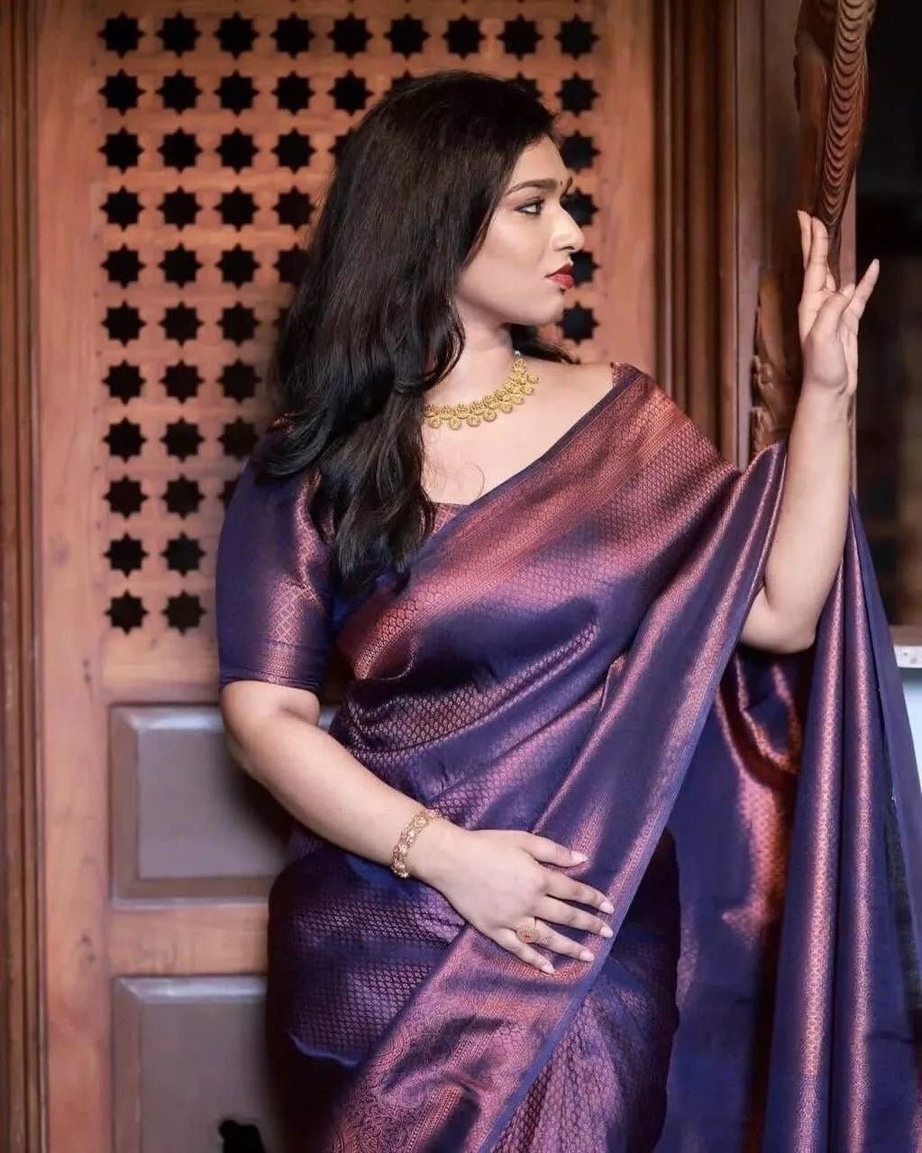Women's Banarasi Soft Silk Saree With Blouse