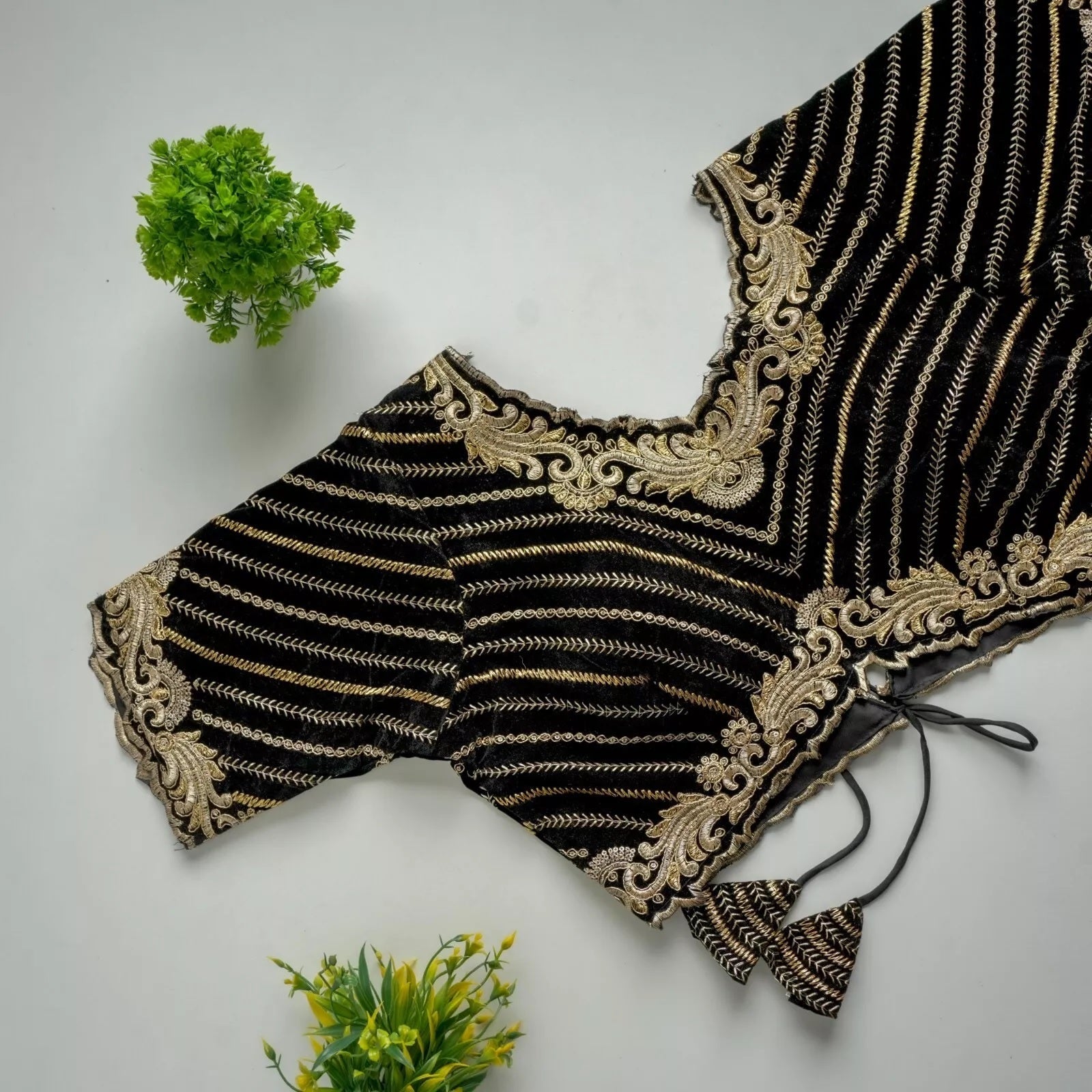 New Stylish Classic Full Stitched Taffeta Silk Blouse & Choli