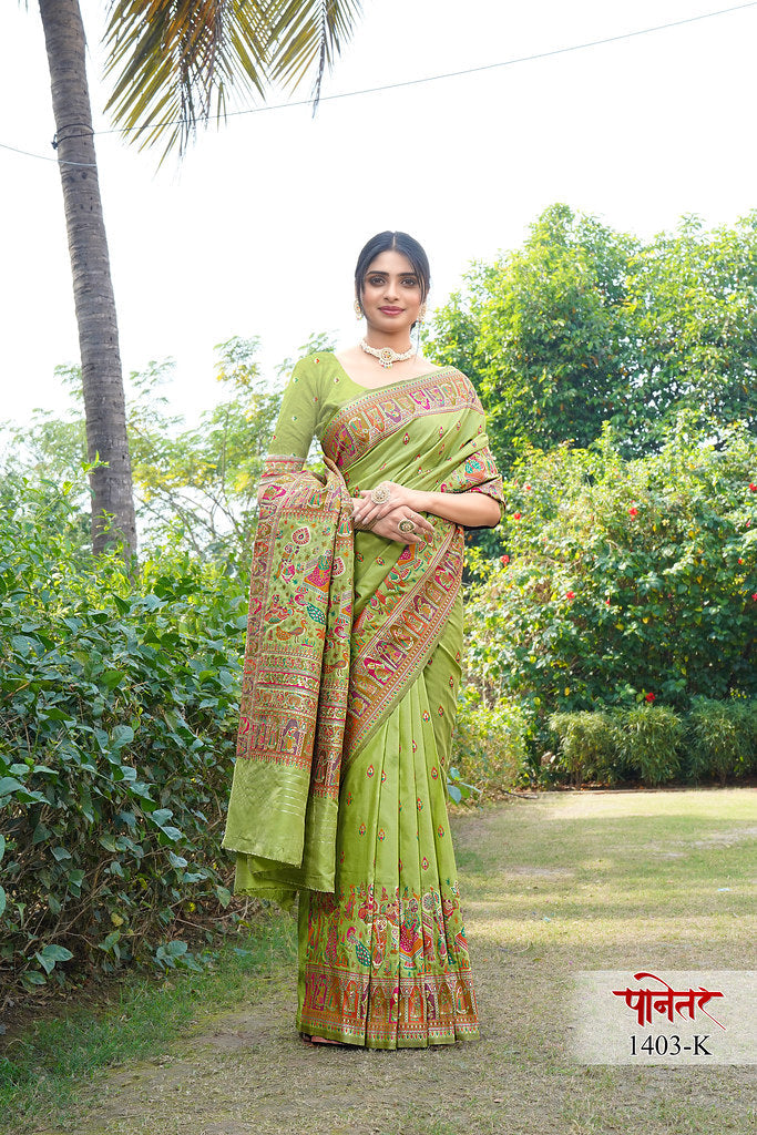 Women's Soft Pure Silk Beautifull Traditional Wear Sari With Blouse