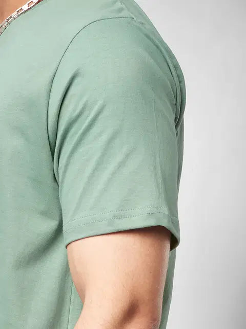 Tom And Jerry: Thinking Tom T-Shirts