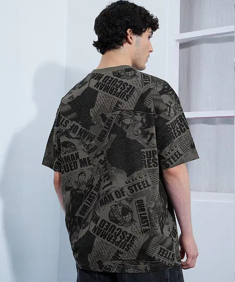 Superman In The News Oversized T-Shirts