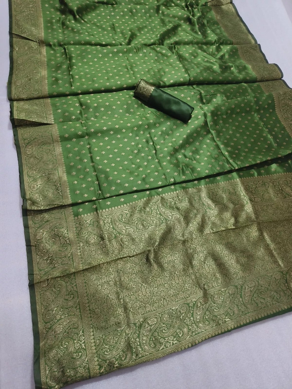 Pure Banarasi Silk Saree with Rich Pallu and Blouse Piece