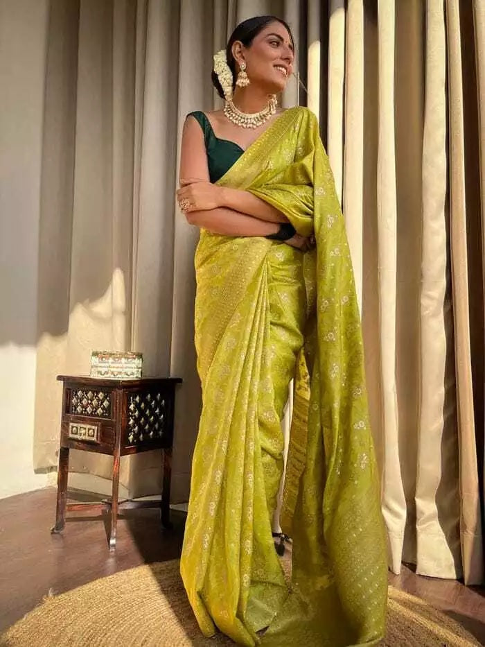 Women's Designer Banarasi Soft Silk Sari With Blouse