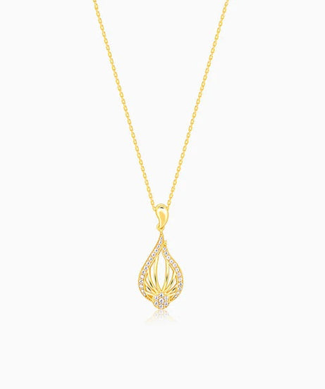 Golden Glint Pendant With Link Chain