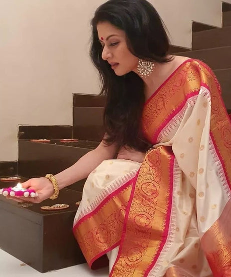 Designer Classic Banarasi Soft Silk Saree With Blouse For Women's