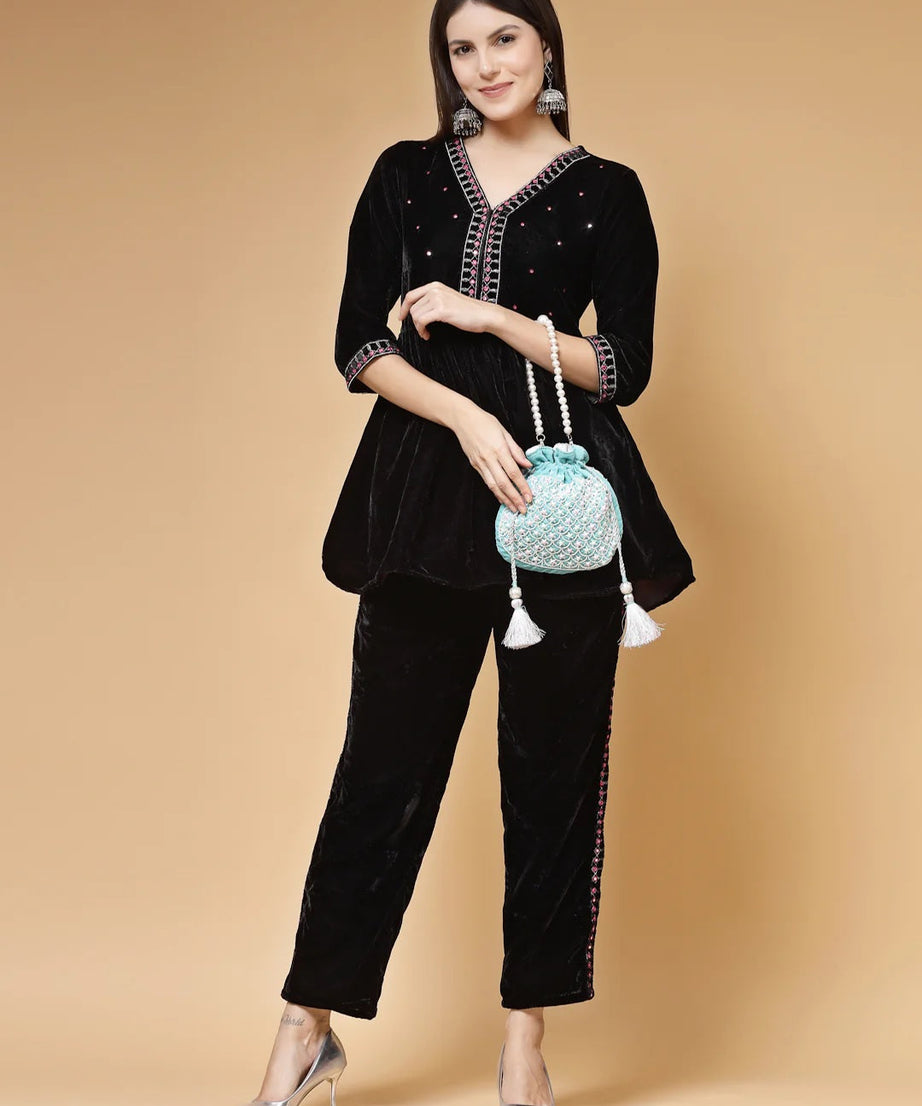 Dangle Fish Scale Embellished Velvet Potli Bag