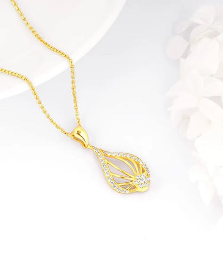 Golden Glint Pendant With Link Chain
