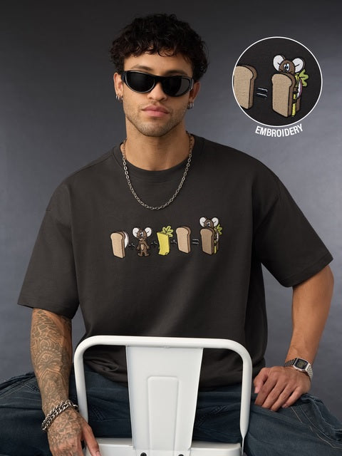 Tom & Jerry Jerry Sandwich Oversized T-Shirts