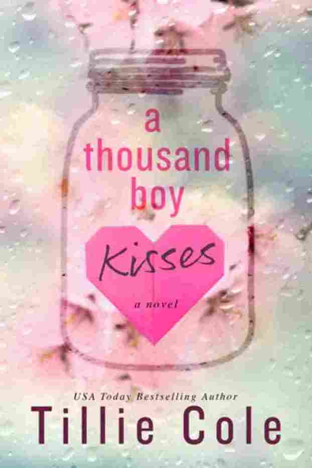 A Thousand Boy Kisses (Paperback) - Tillie Cole