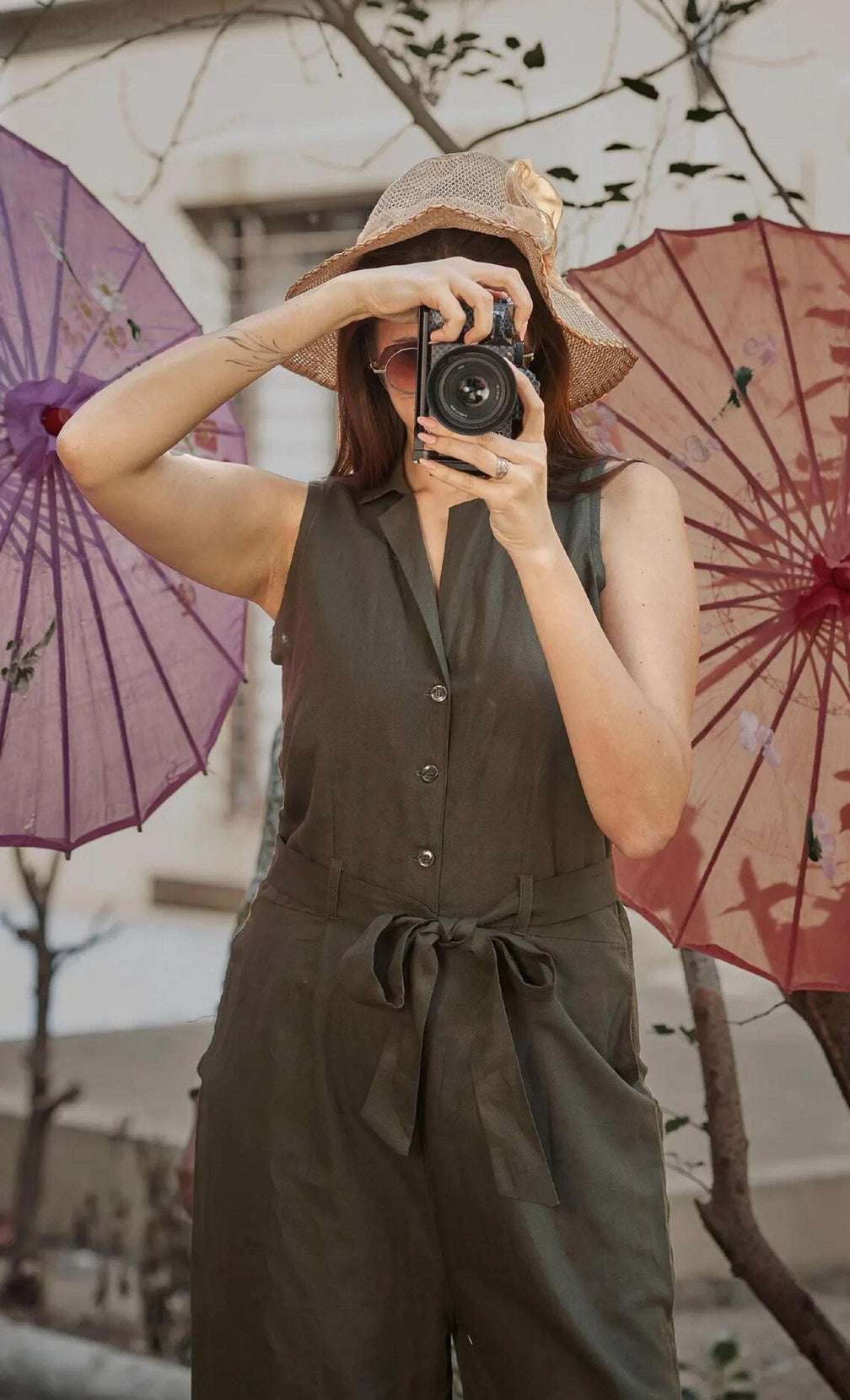 Linen V-neck Sleeveless Jumpsuit