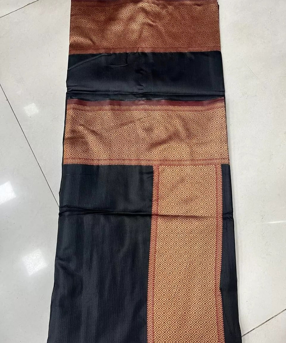 Women's Wedding  Banarasi Soft Silk Saree With Blouse