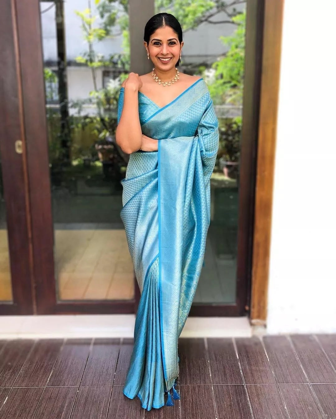 Soft Lichi Silk Cloth Saree With Blouse