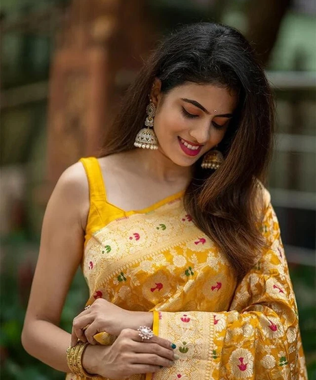 Banarasi Soft Silk Bollywood Function Wear Saree With Blouse 11-VD