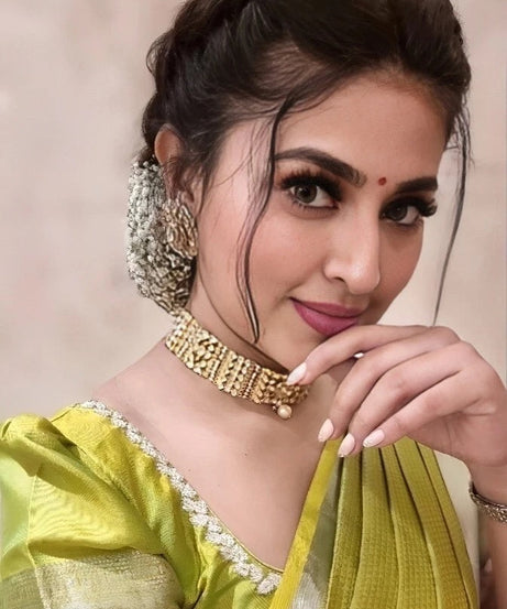 Traditional Beautifull Banarasi Soft Silk Saree With Blouse