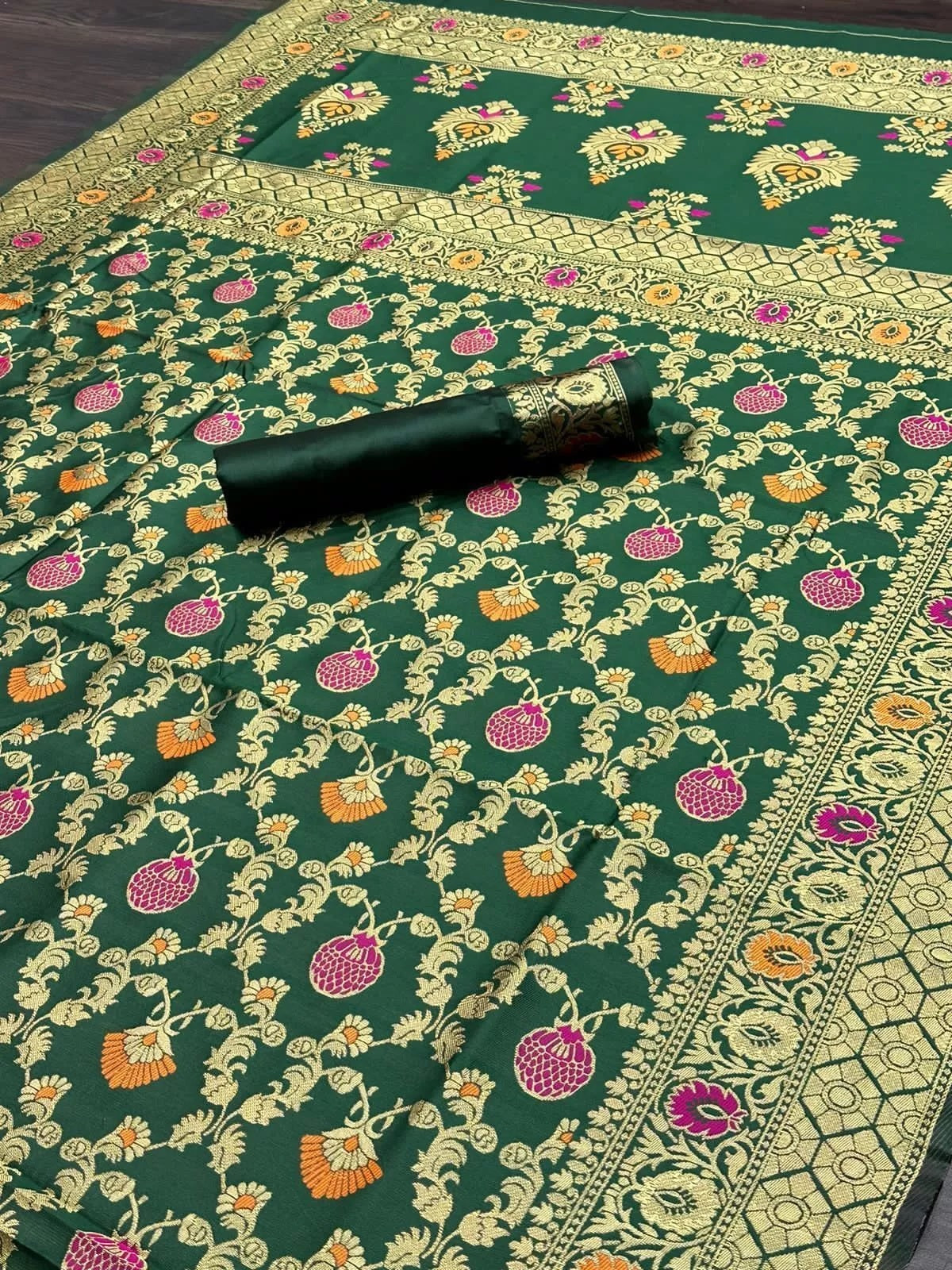 Women's Wedding Wear Banarsi Soft Silk Saree & Blouse