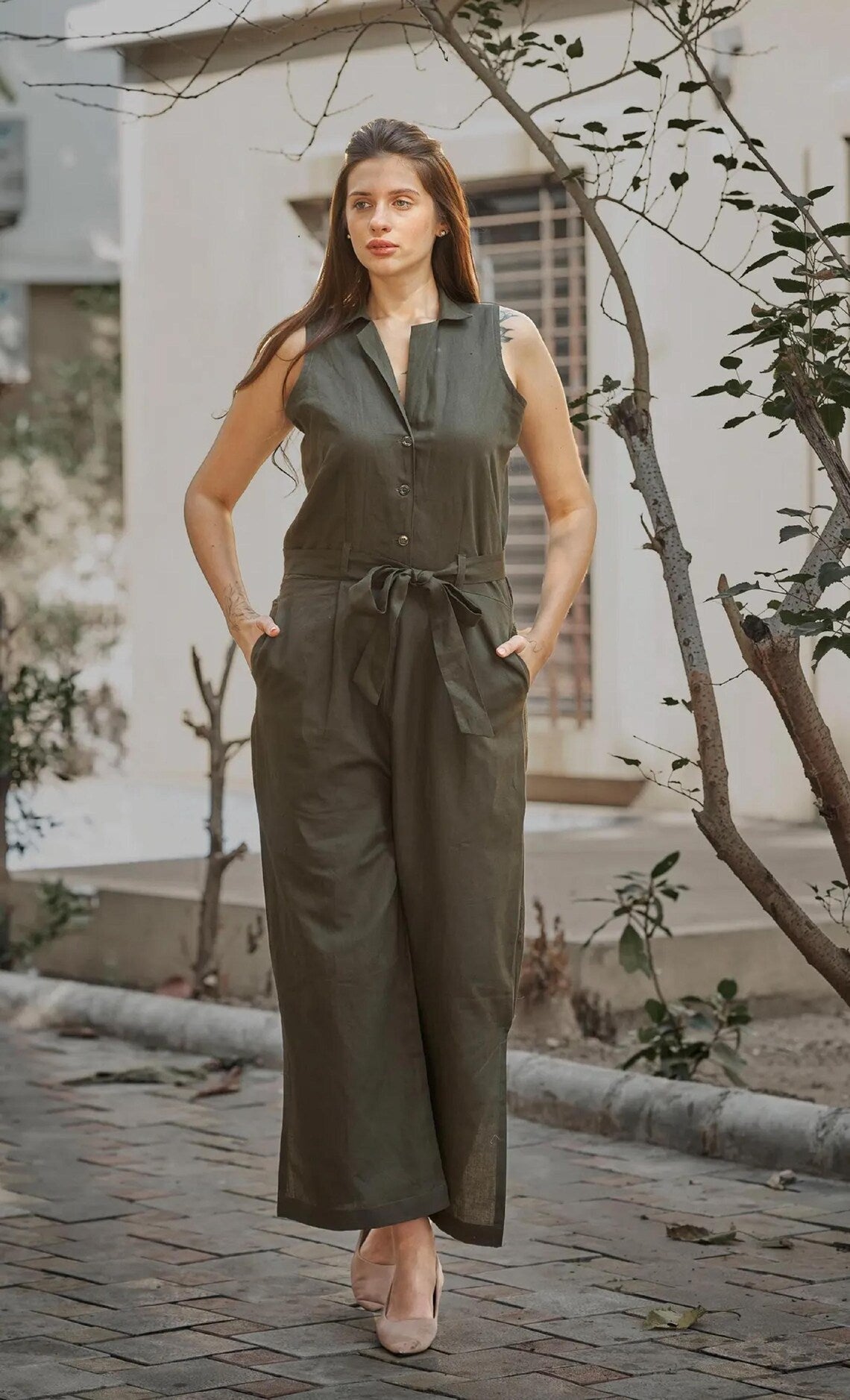 Linen V-neck Sleeveless Jumpsuit