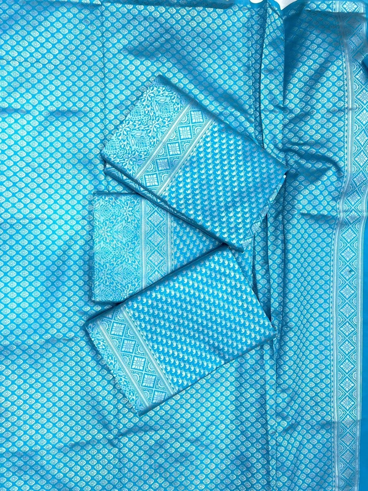 Soft Lichi Silk Cloth Saree With Blouse