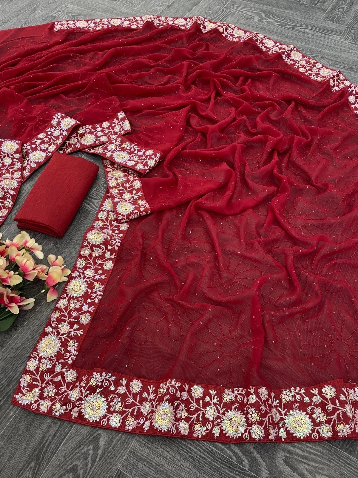 Women's , Beautiful Georgette Festival Wedding Wear Sari & Blouse