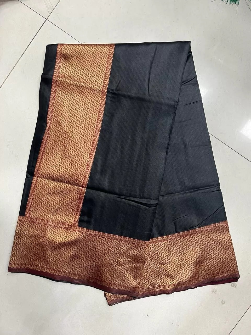 Women's Wedding  Banarasi Soft Silk Saree With Blouse