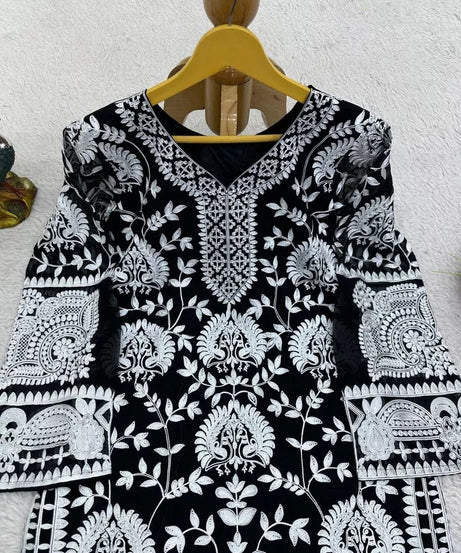 Faux Georgette Beautiful Traditional Kurti & Pant Set