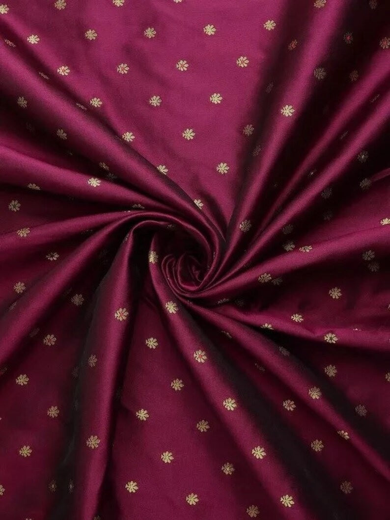 Beautiful Pure Soft Banarasi Lichi Silk Sari With Unstitched Blouse