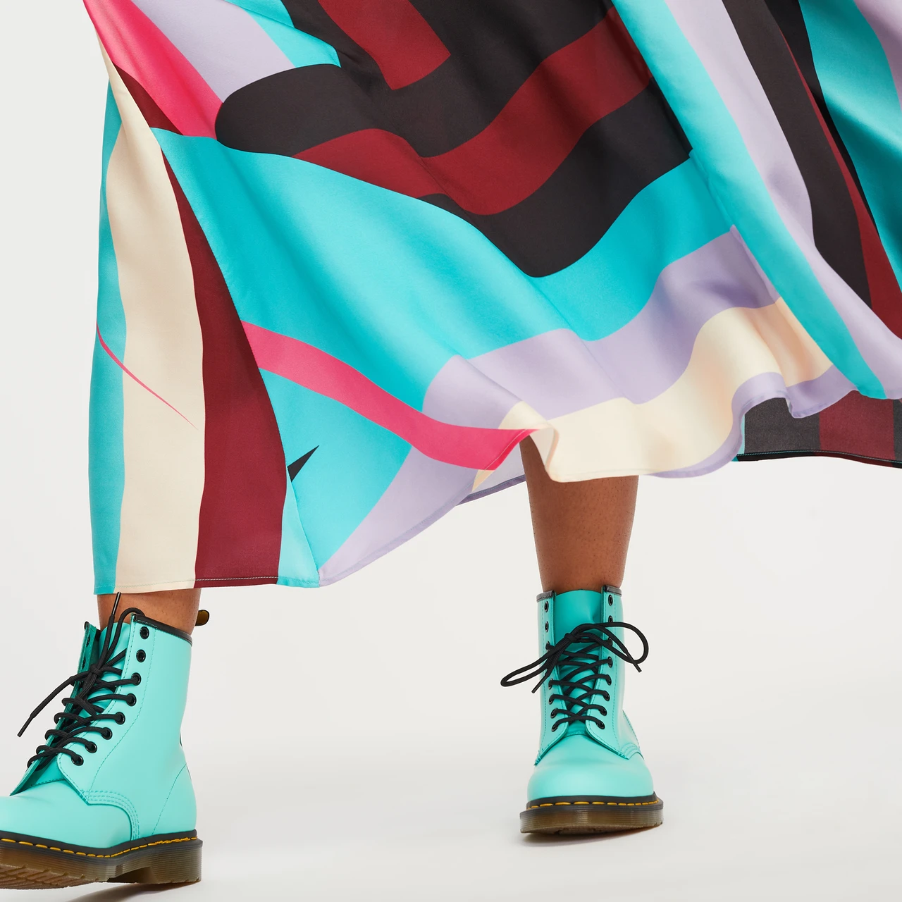 Elegant French Crepe Kaftan, Flowy and Versatile Lounge Wear Caftan for Women's