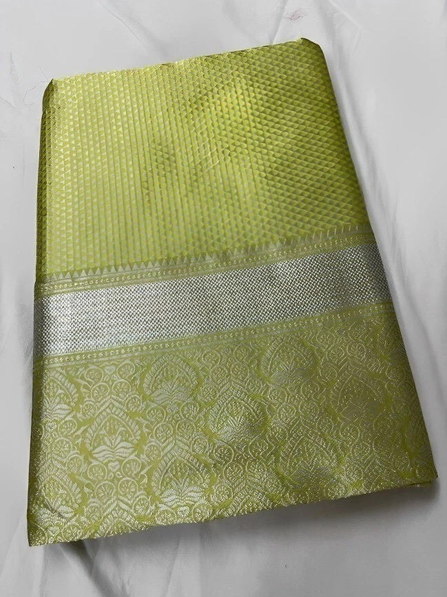 Traditional Beautifull Banarasi Soft Silk Saree With Blouse