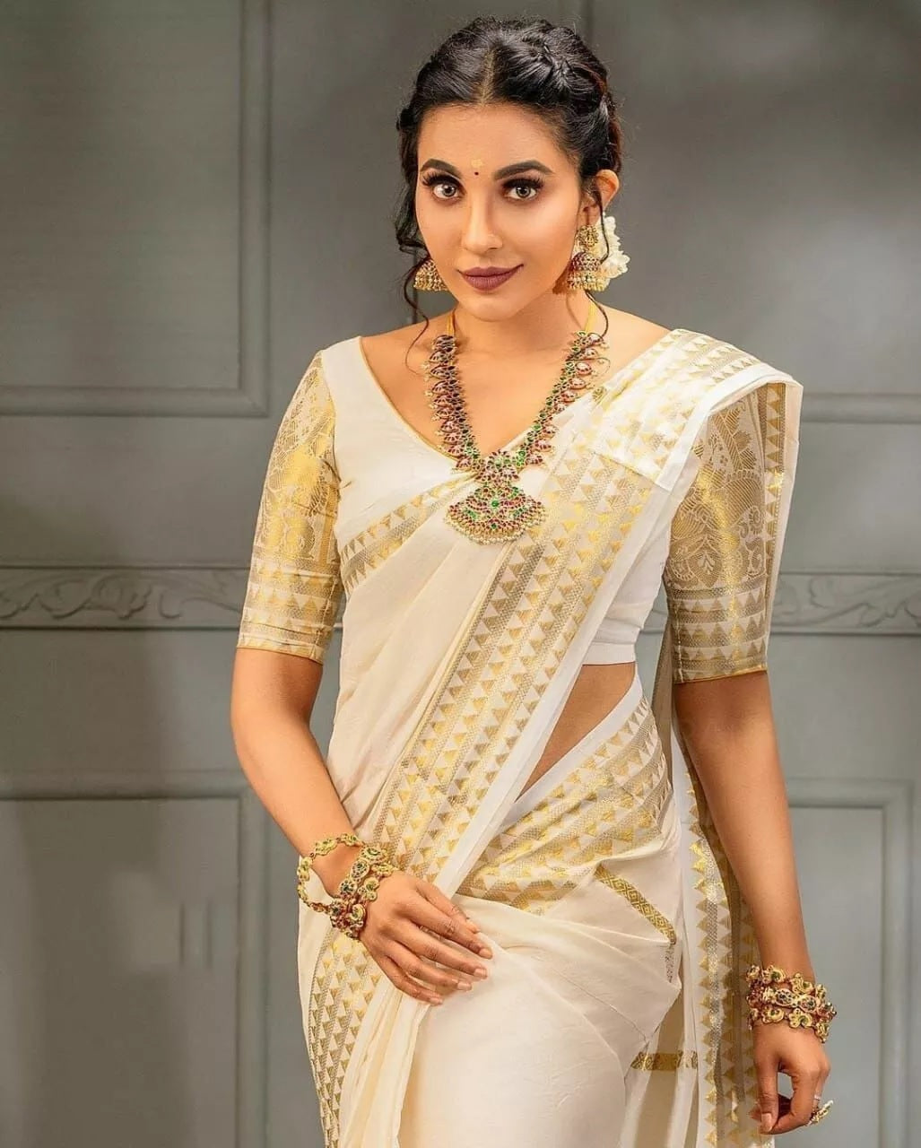 Soft Banarasi Silk With Weaving Gold Zari Saree With Blouse