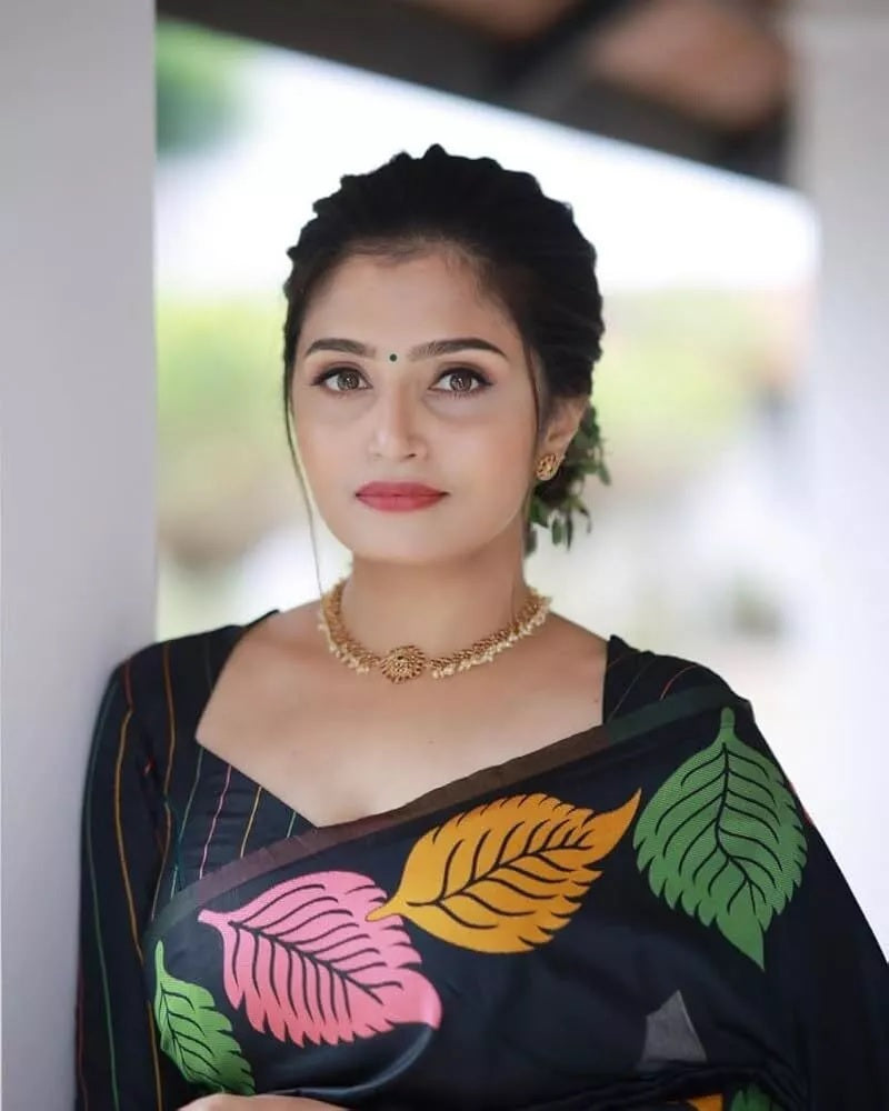 Luxurious Red Banarasi Silk Saree with Heavy Zari Border Sari & Blouse