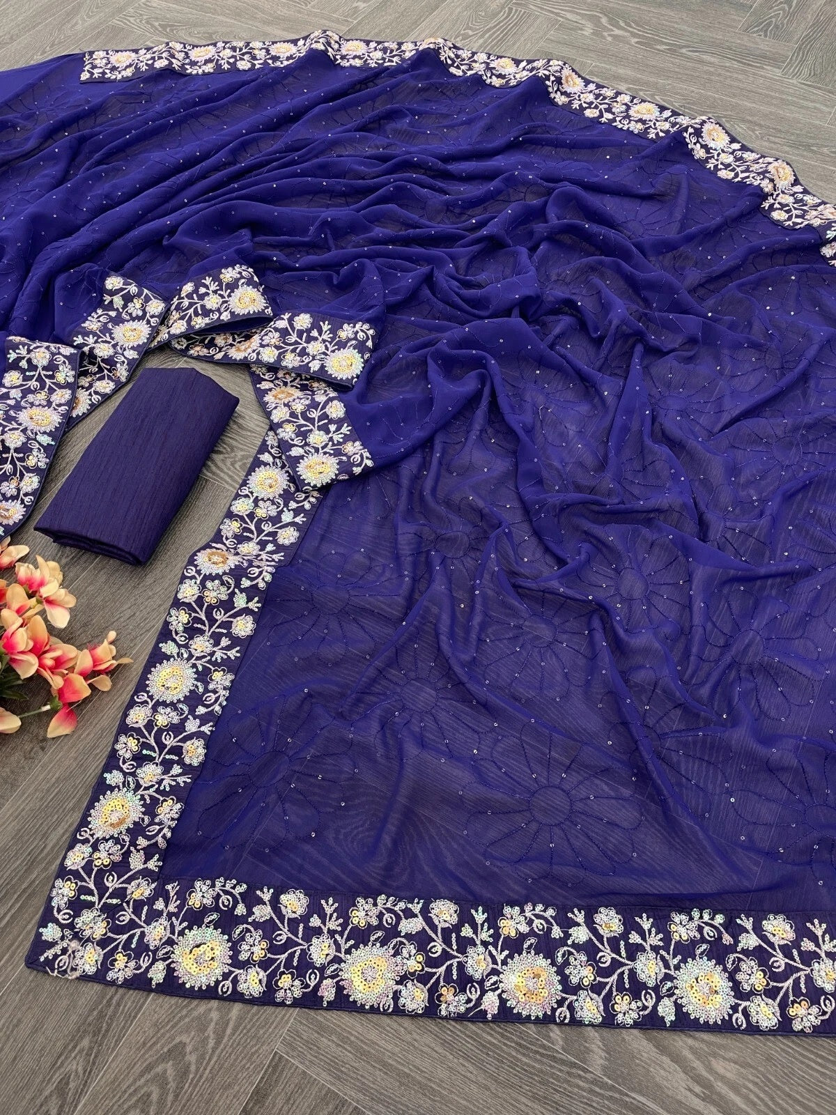 Women's , Beautiful Georgette Festival Wedding Wear Sari & Blouse