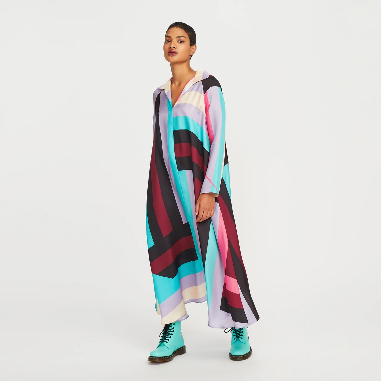 Elegant French Crepe Kaftan, Flowy and Versatile Lounge Wear Caftan for Women's