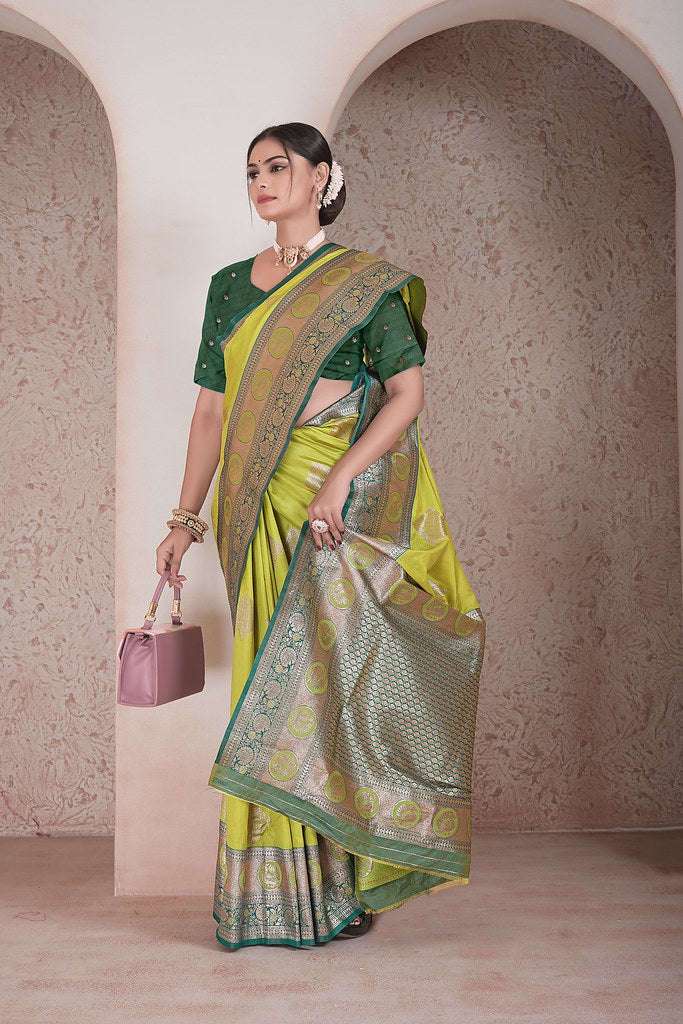 Traditional Soft Silk Saree Weaving Heavy Banarasi Pallu Sari With Blouse