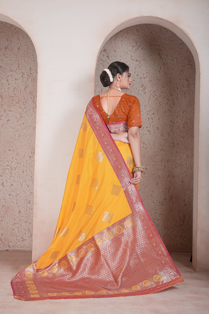 Traditional Soft Silk Saree Weaving Heavy Banarasi Pallu Sari With Blouse