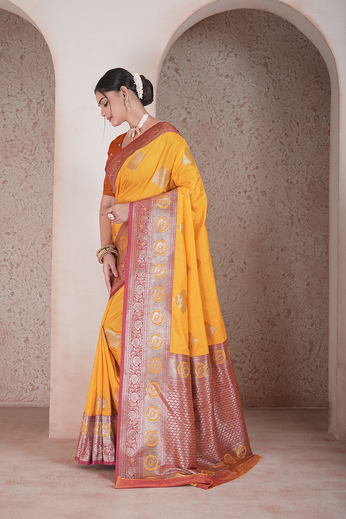 Traditional Soft Silk Saree Weaving Heavy Banarasi Pallu Sari With Blouse