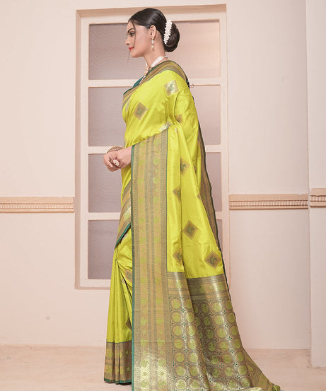 Women's Soft Silk Beautiful Sari Heavy Banarasi Saree With Blouse