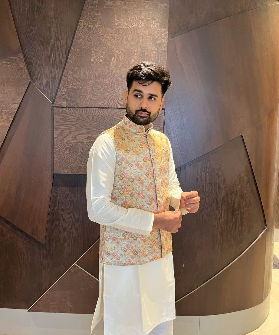 Traditional Wear Pure Cotton Kurta With Koti Set For Men's