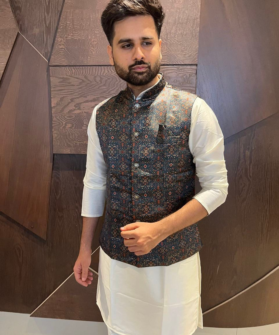 Traditional Wear Pure Cotton Kurta With Koti Set For Men's
