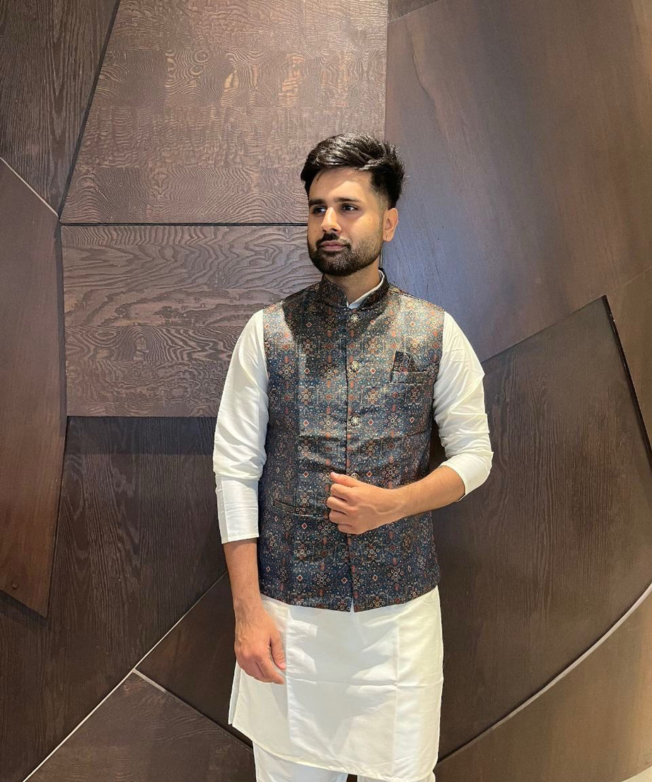 Traditional Wear Pure Cotton Kurta With Koti Set For Men's