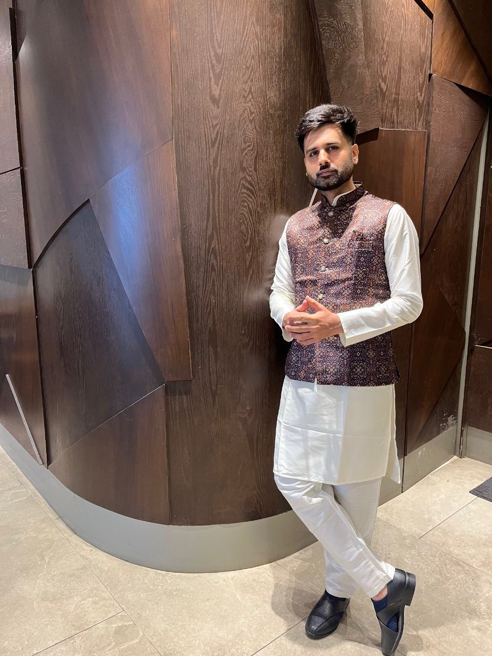 Traditional Wear Pure Cotton Kurta With Koti Set For Men's