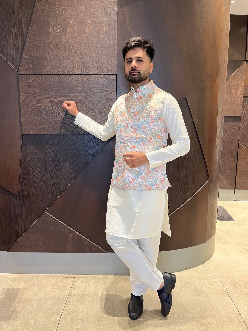 Traditional Wear Pure Cotton Kurta With Koti Set For Men's